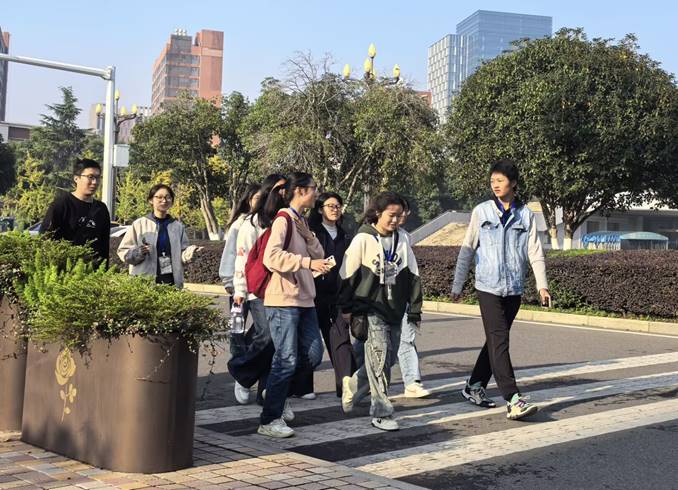 106BBFF42B641404AFBA2E154F28AD8F